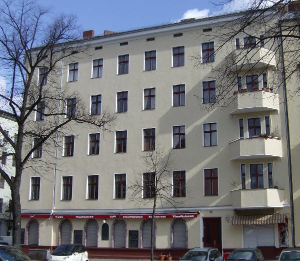Die letzte Wohnadresse Zilles im 4. Stock der Sophie-Charlotten-Straße 88 von 1892 bis zu seinem Tod 1929. Foto: Ralph Hoppe