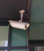 Videokamera an einem Hotel in der City West