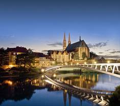 Blick von Zgorzelec nach Görlitz auf die Petrikirche. Foto: EGZ