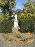 Alois-Senefelder-Denkmal auf dem nach ihm benannten Platz. Foto: Ralph Hoppe